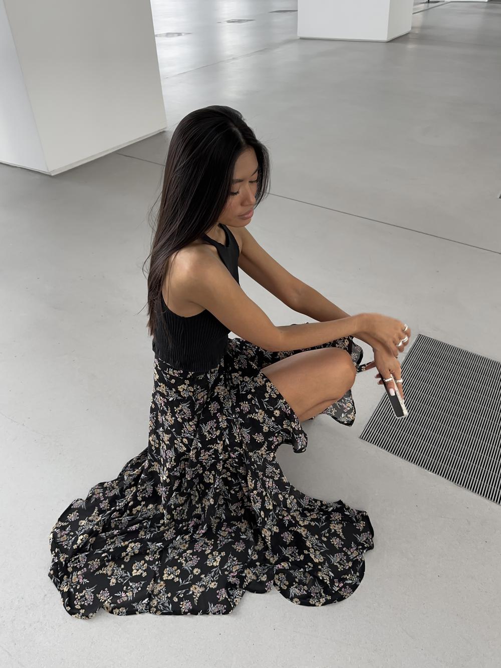 MIEDERES - Modern outfit brand