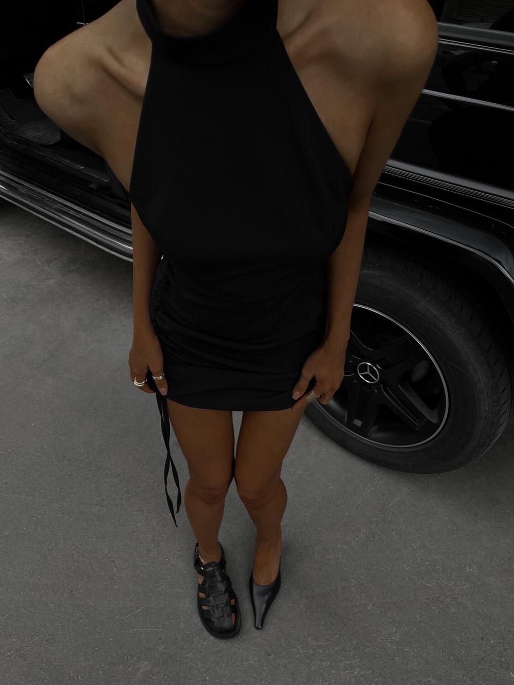Платье-мини с затягивающимися шнурками (Черный)